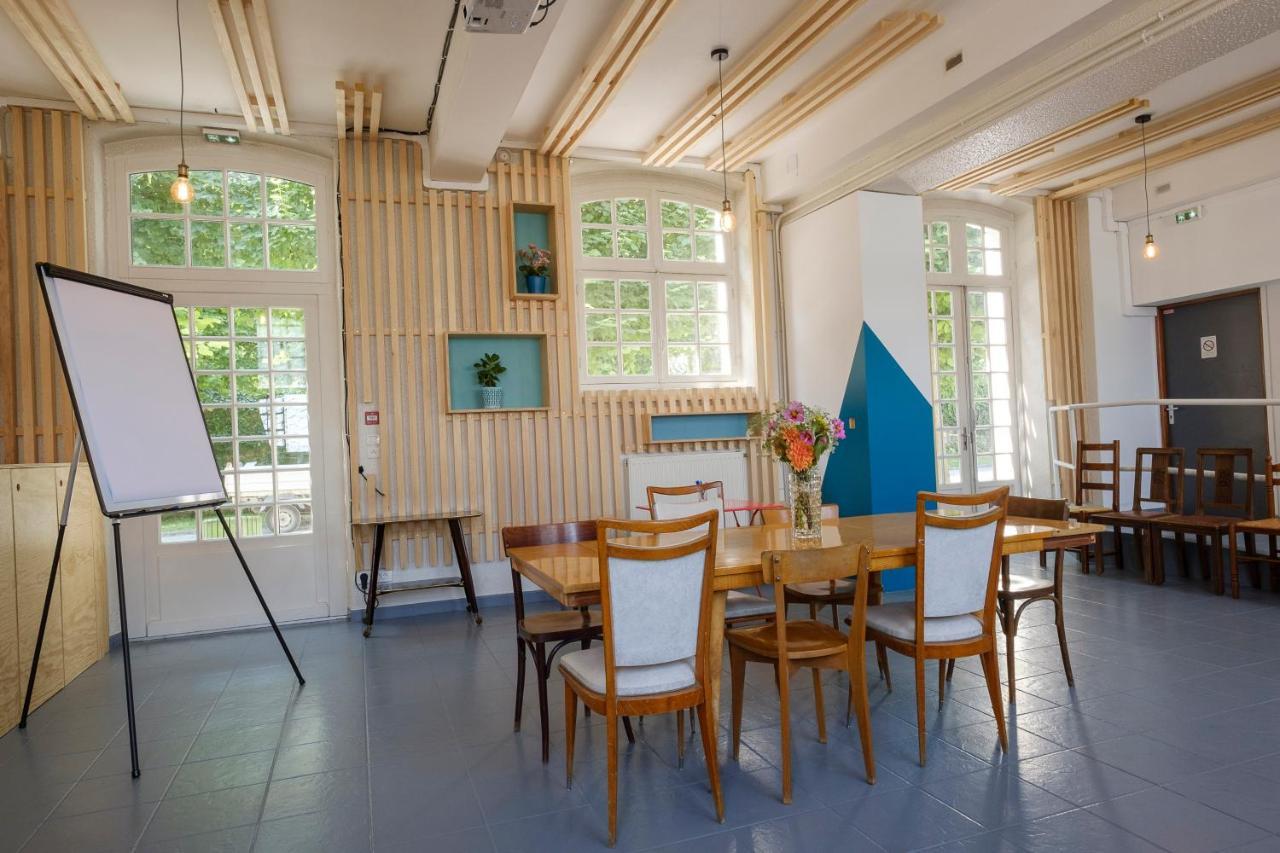 Auberge La Maison Montreau Montreuil  Exteriör bild